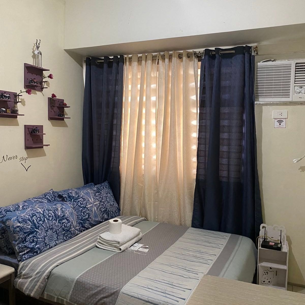 Room photo placeholder